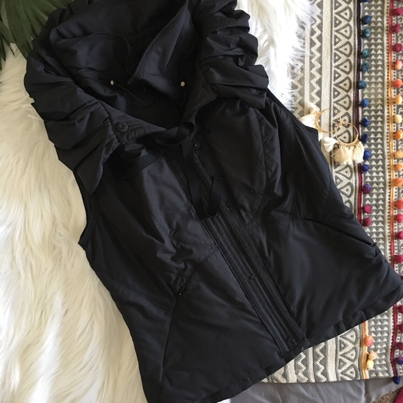 Elie Tahari Jackets & Blazers - ELIE TAHARI | Ruffle Collar Vest